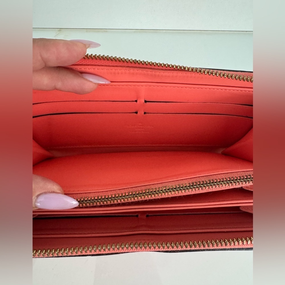 Louis Vuitton Sweet Monogram Vernis Zippy Wallet Coral Pink Limited Edition - Picture 5 of 16